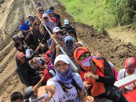 Elf ride going to Lake Holon.